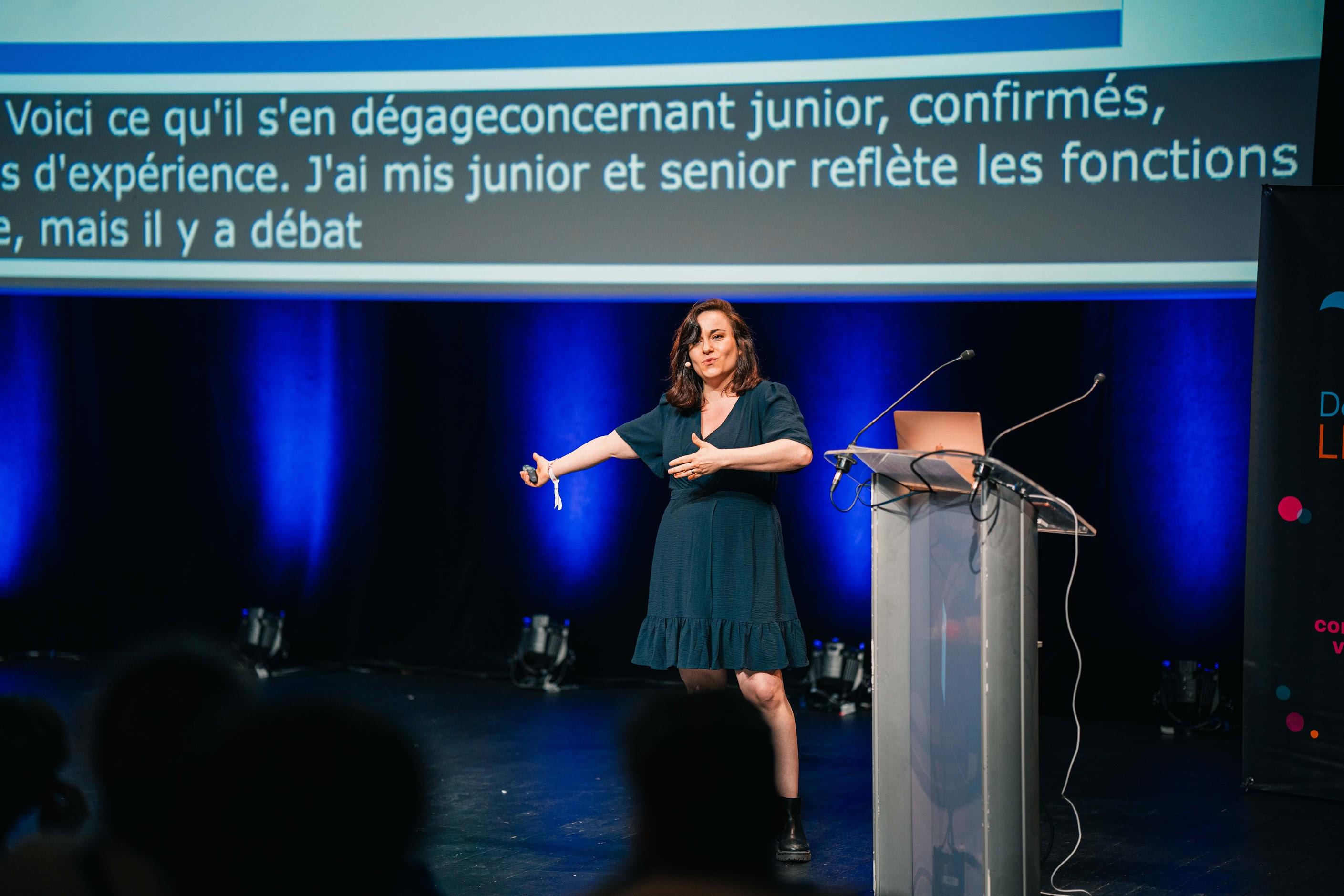 Salle du Grand Palais avec une retranscription en live de la conférence